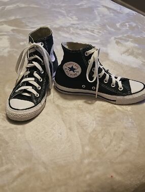 Converse Chuck Taylor High Top Sneakers - Black & White Size 6.5